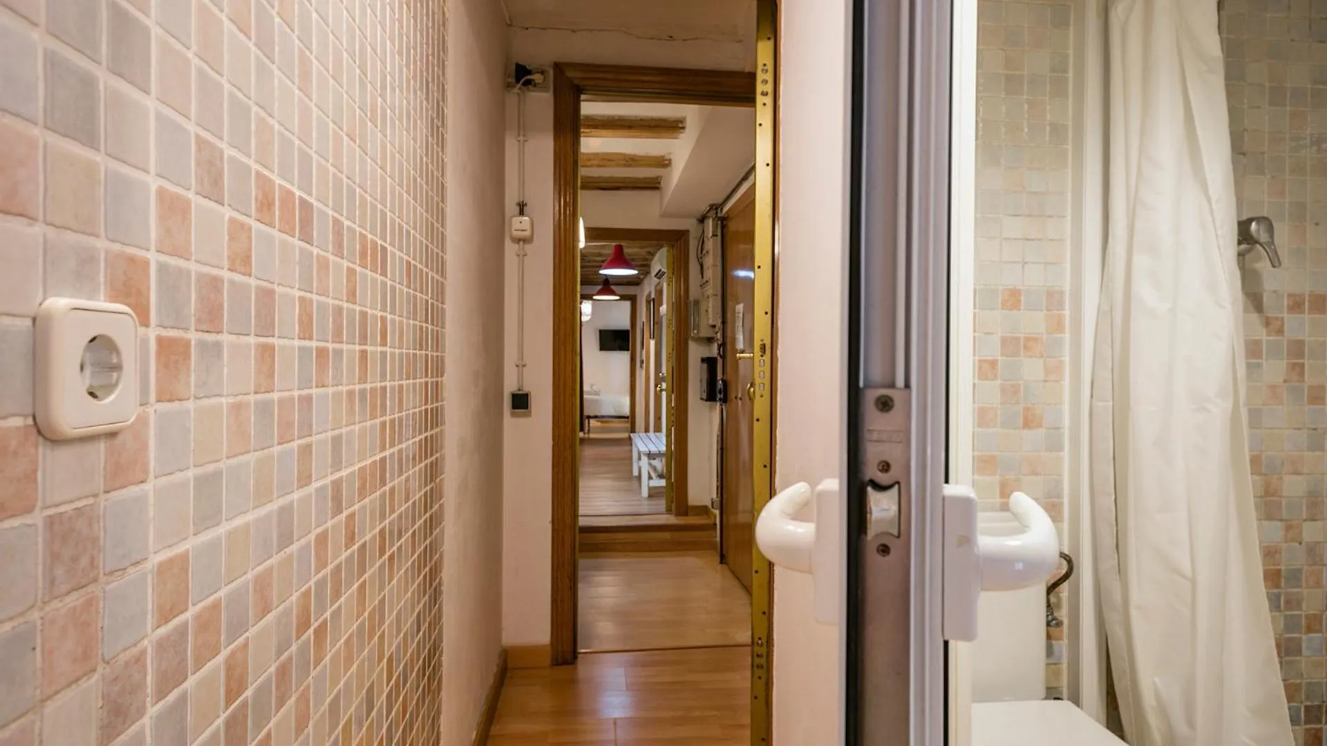 Encanto En Las Ramblas: Espacio Perfecto Para 9 Apartment Barcelona Spain
