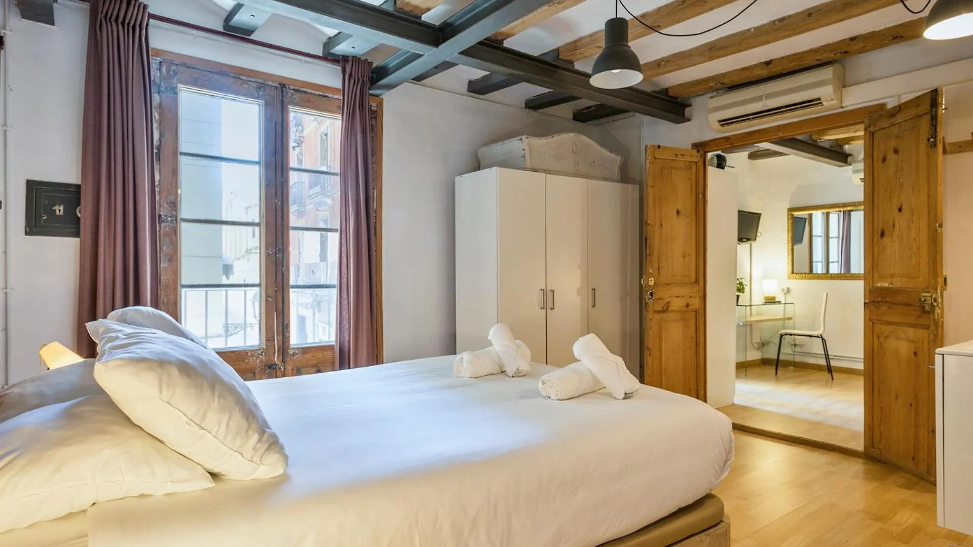 Encanto En Las Ramblas: Espacio Perfecto Para 9 Apartment Barcelona