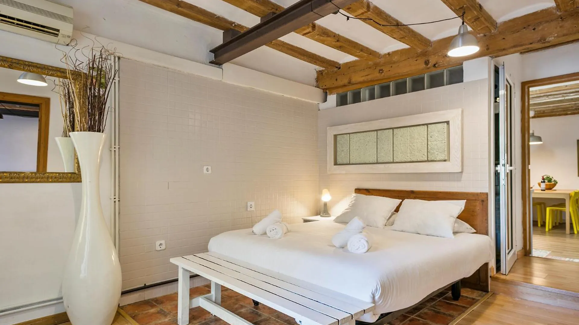 Encanto En Las Ramblas: Espacio Perfecto Para 9 Apartment Barcelona
