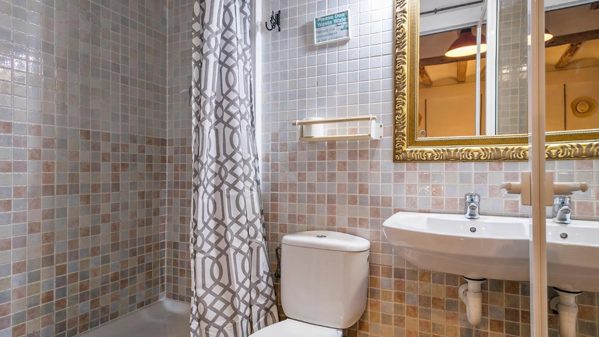 Encanto En Las Ramblas: Espacio Perfecto Para 9 Apartment Barcelona Spain
