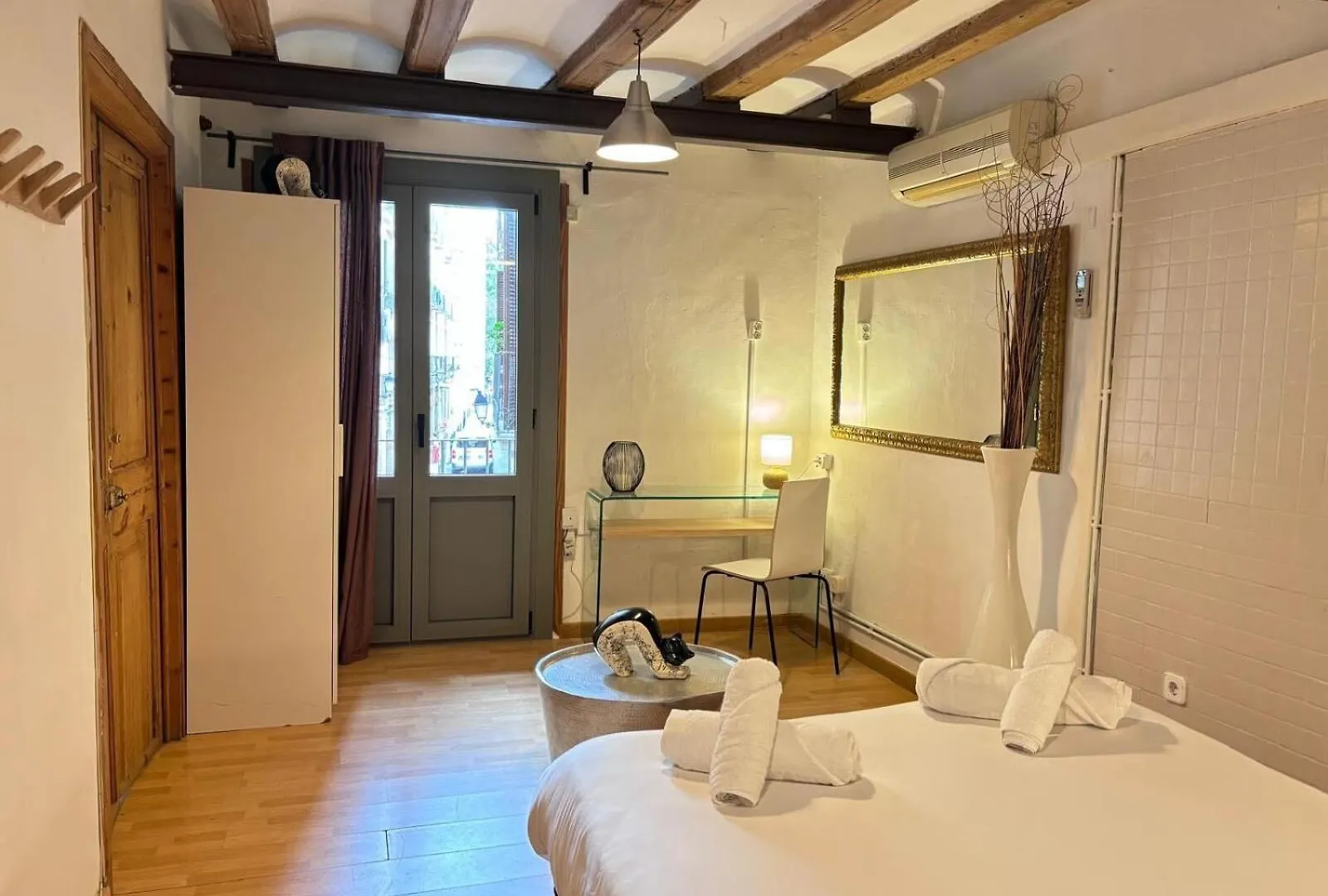 Encanto En Las Ramblas: Espacio Perfecto Para 9 Apartment Barcelona 0*,  Spain